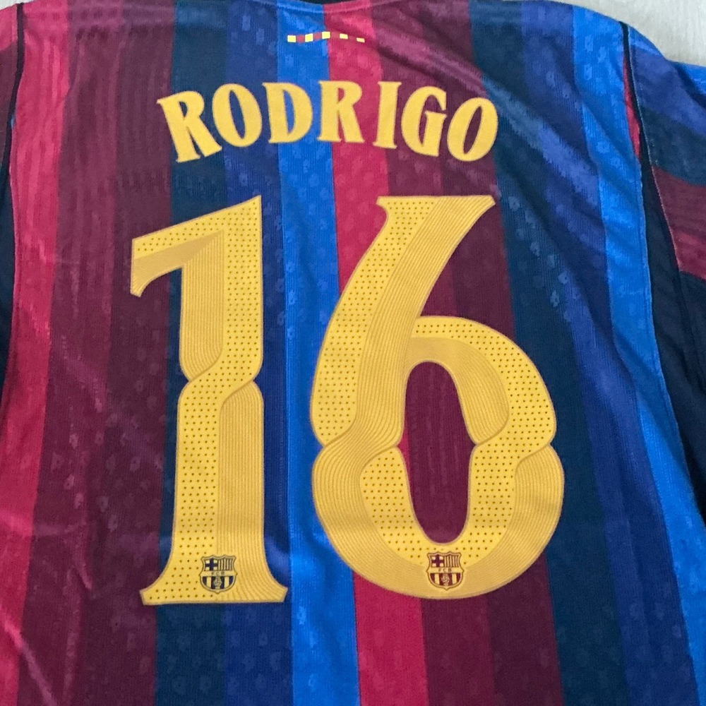FC Barcelona Rodrigo #16 Nike jersey with Champions League - XL - Picture 9 of 10